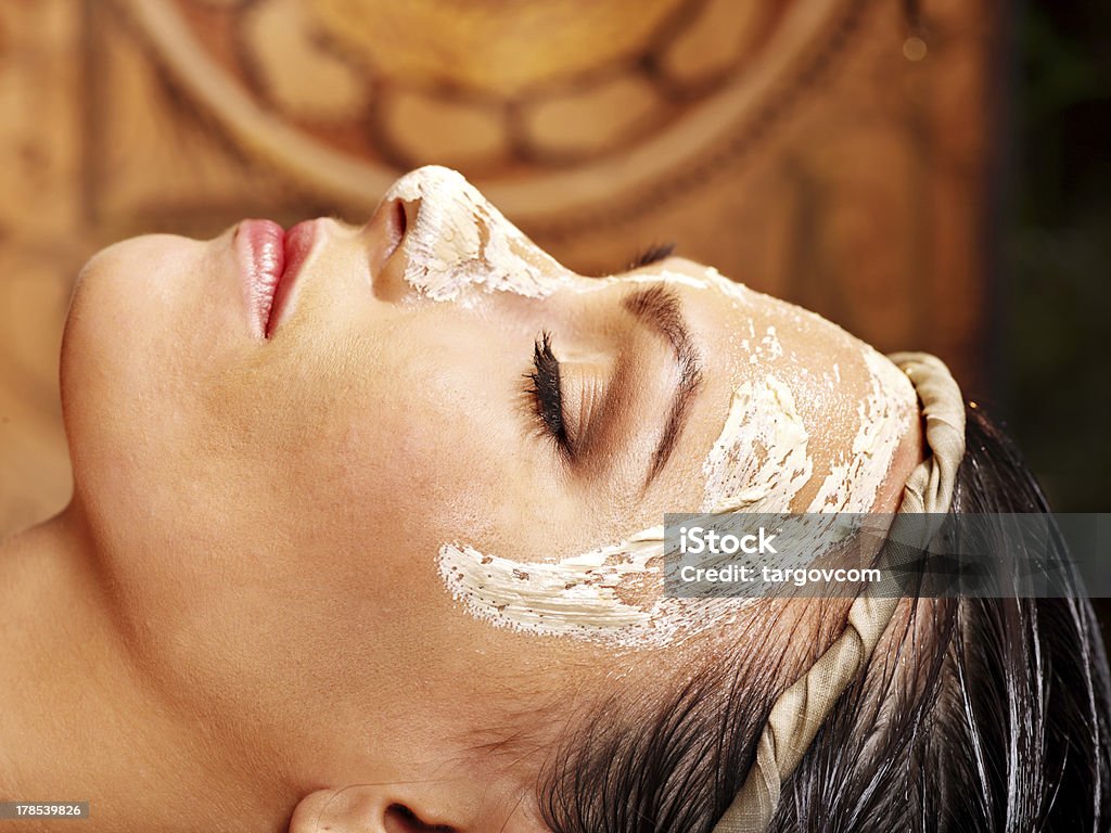 Mulher tendo máscara no spa Aiurveda - Royalty-free Adulto Foto de stock