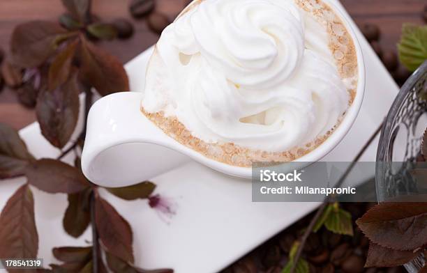 Capuccino - Fotografias de stock e mais imagens de Assado - Assado, Batido - Modo de Preparação de Comida, Bebida