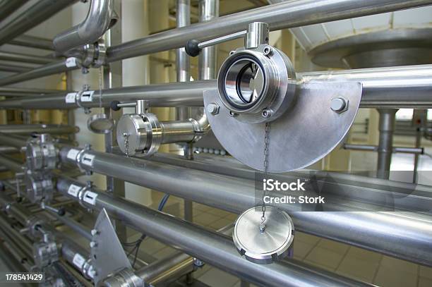 Foto de A Unidade Industrial e mais fotos de stock de Abastecer - Abastecer, Arame, Aço