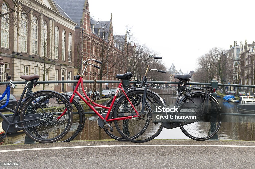 Bicicletas na ponte - Royalty-free Amesterdão Foto de stock