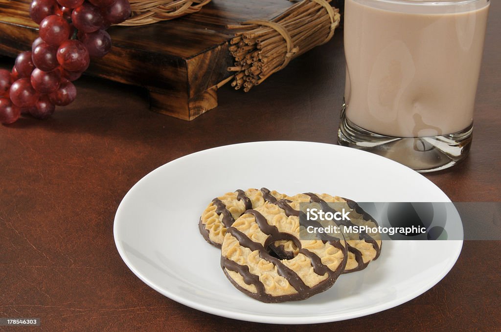 Cookies et lait - Photo de Biscuit libre de droits