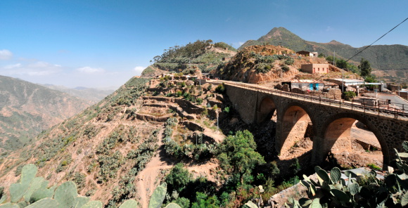 Eritrea, road desde Asmara a Masawa photo