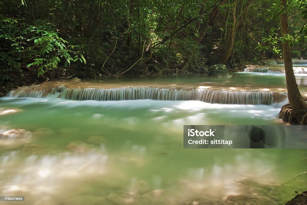 Azul corriente cascada en Kanjanaburi Tailandia - Foto de stock de Aire libre libre de derechos