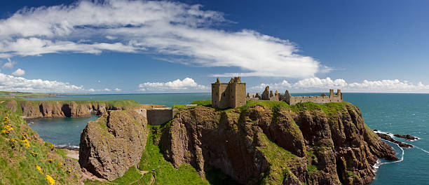 istock Ruins of Dunnotar Castle 178548685