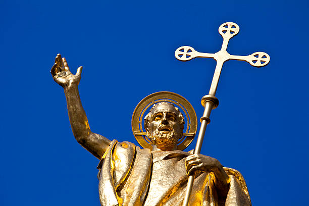 istock Saint Paul Statue at St. Pauls Cathedral in London 178552855