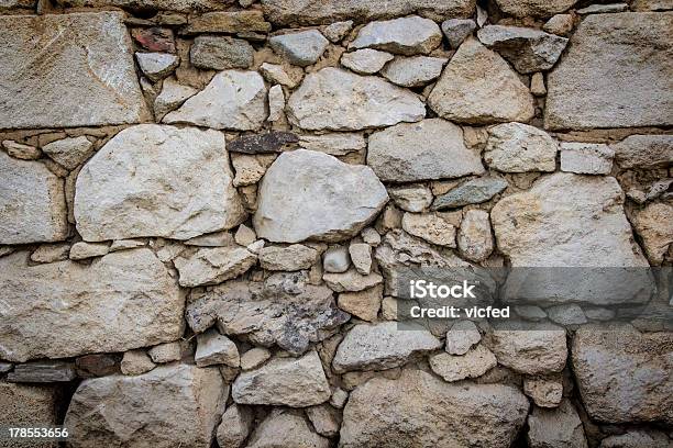 Foto de Muro De Pedra e mais fotos de stock de Característica arquitetônica - Característica arquitetônica, Cheio, Cinza - Descrição de Cor