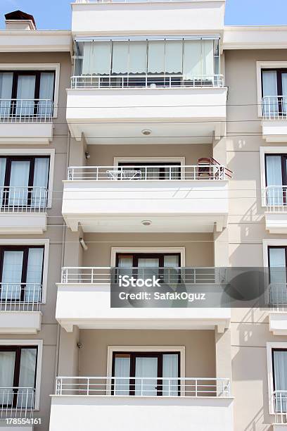 Apartment Block Stockfoto und mehr Bilder von Architektonisches Detail - Architektonisches Detail, Architektur, Außenaufnahme von Gebäuden