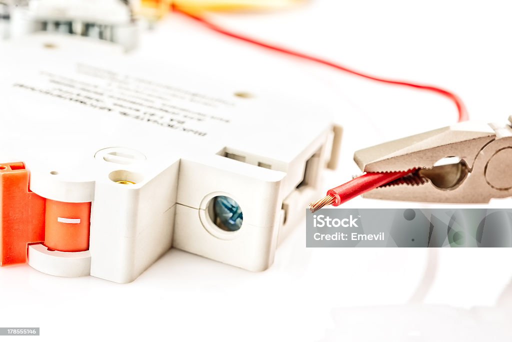 Utensili elettrici su sfondo bianco - Foto stock royalty-free di Acciaio