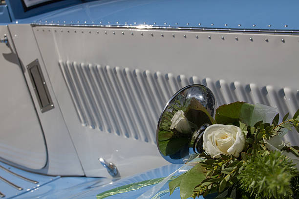 istock Flower bouquet on oldtimer car at a marriage 178555385