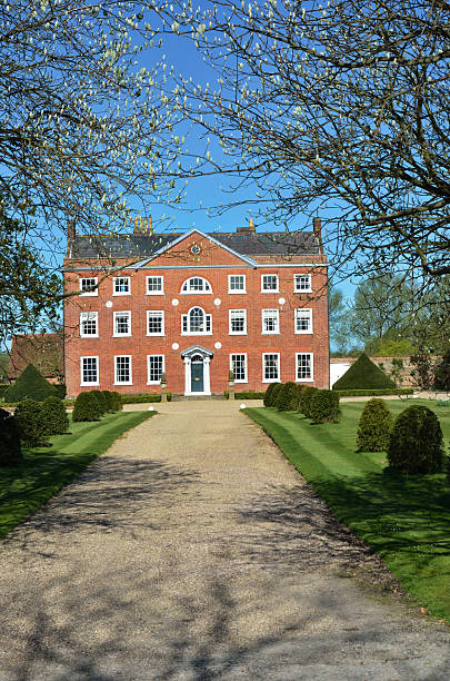 istock Large Geogian Country Home with drive 178555723