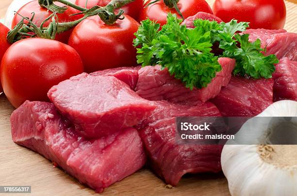 Frischem Rohem Fleisch Stockfoto und mehr Bilder von Abnehmen - Abnehmen, Bildhintergrund, Filetiert