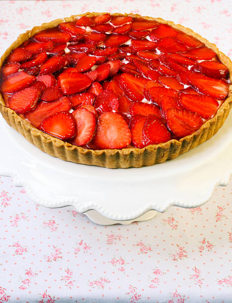 istock Strawberry and cream filling tart 178559260
