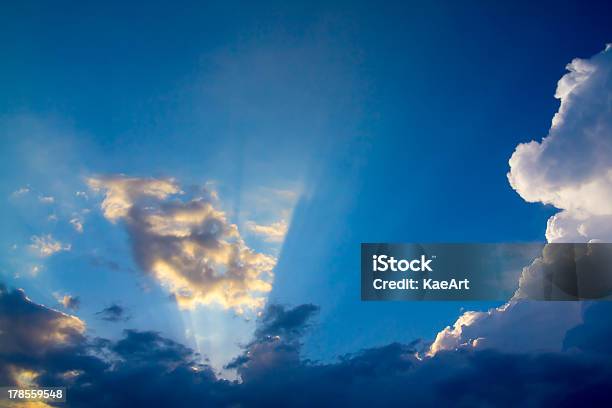 Nubes Panorama Foto de stock y más banco de imágenes de Aislado - Aislado, Alegre, Ambiente atmosférico