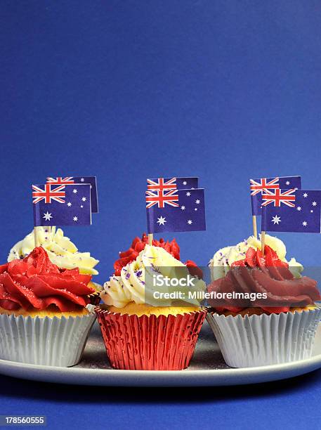 Photo libre de droit de Thème Australien Rouge Blanc Et Bleu Et De Petits Gâteaux banque d'images et plus d'images libres de droit de ANZAC Day