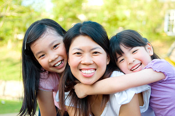 istock Asian mother and daughters 178564026
