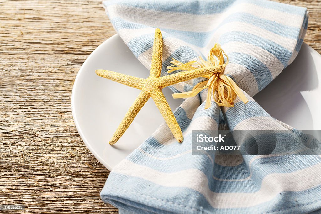 Rustic summer table setting Summer theme table setting in white and blue colors Place Setting Stock Photo