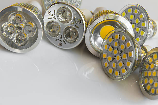 gu10 les ampoules led avec différentes directives beam - gu10 photos et images de collection