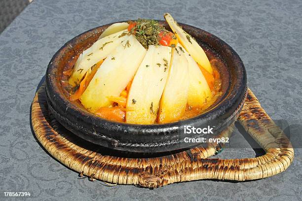 Marokkogerichttajine Fleisch Mit Gemüse Stockfoto und mehr Bilder von Eintopf - Eintopf, Kichererbse, Lamm - Fleisch