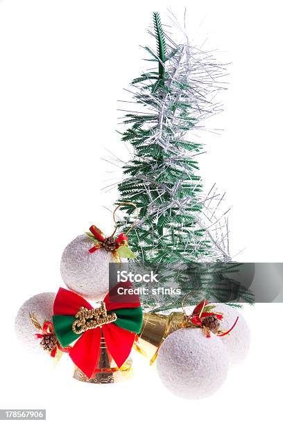 Árvore De Natal De Ornamentação - Fotografias de stock e mais imagens de Bola de Árvore de Natal - Bola de Árvore de Natal, Colorido, Comemoração - Conceito