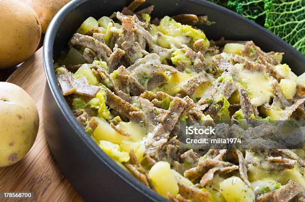 Pizzoccheri Italienische Hausgemachte Pasta Stockfoto und mehr Bilder von Abnehmen - Abnehmen, Backblech, Blatt - Pflanzenbestandteile