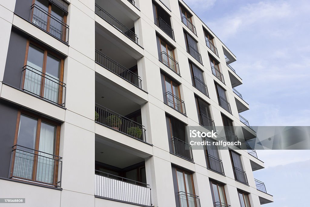 Fassade des modernen apartment-Gebäude - Lizenzfrei Architektur Stock-Foto