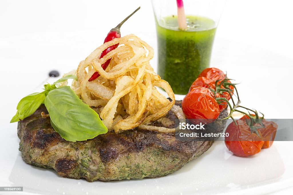 Cerdo bistec preparado en la parrilla - Foto de stock de Alimento libre de derechos