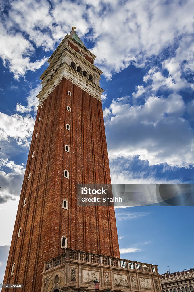 Башня колокола на площадь Сан-Марко, Венеция - Стоковые фото Архитектура роялти-фри