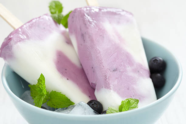 istock Blueberry yogurt ice cream popsicle 178571797