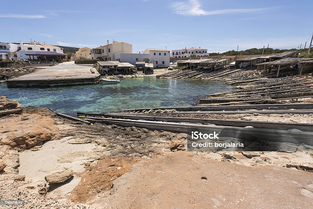Es Klapki Calo port w Wyspa Formentera łodzie kolei - Zbiór zdjęć royalty-free (Baleary)