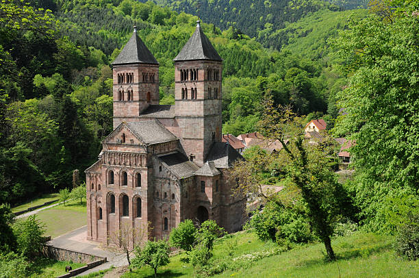 frança, o roman abadia de murbach em alsácia - murbach imagens e fotografias de stock