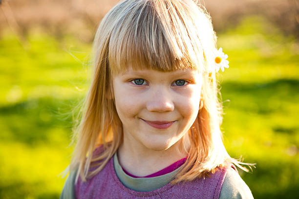 istock Little girl outdoors 178573182