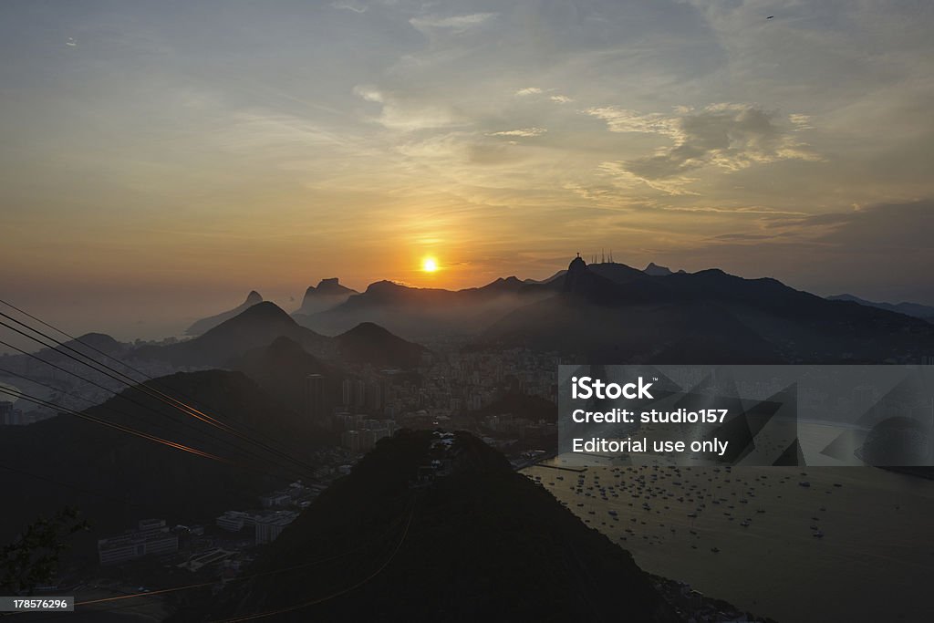 Закат на Гора Сахарная голова в Рио-де-janiero целью Корвокадо - Стоковые фото Айсберг - ледовое образовании роялти-фри
