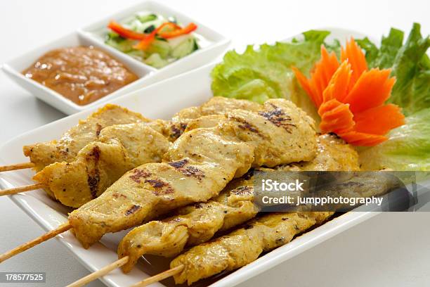 Pollo Satay - Fotografie stock e altre immagini di Alla brace - Alla brace, Alla griglia, Antipasto