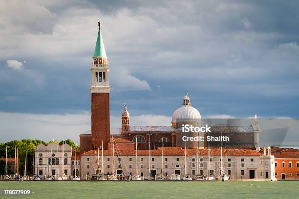 Iglesia De San Giorgio Maggiore En Venecia Foto de stock y más banco de imágenes de Agua - Agua, Aire libre, Amarrado