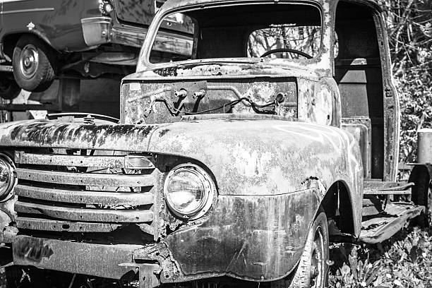 istock Vintage Truck in Black and White 178579284