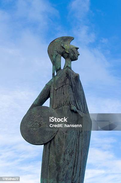 Statua Di Bronzo - Fotografie stock e altre immagini di Ambientazione esterna - Ambientazione esterna, Architettura, Arte