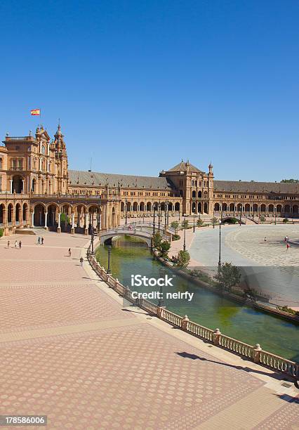 Vista De La Plaza De España Sevilla España Foto de stock y más banco de imágenes de Aire libre - Aire libre, Antiguo, Arquitectura