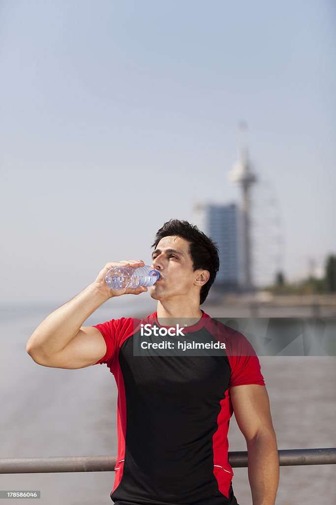 Atleta de agua potable - Foto de stock de Actividad de fin de semana libre de derechos