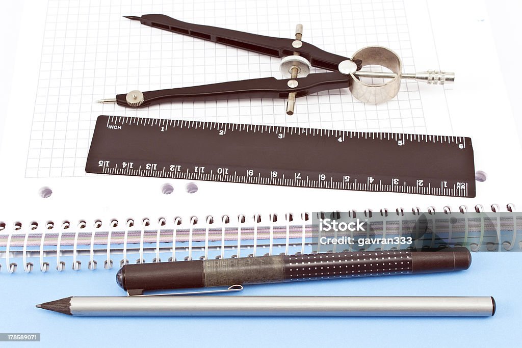 Lápis de madeira, caneta, compasso e Régua em Bloco Espiral - Royalty-free Arame Foto de stock