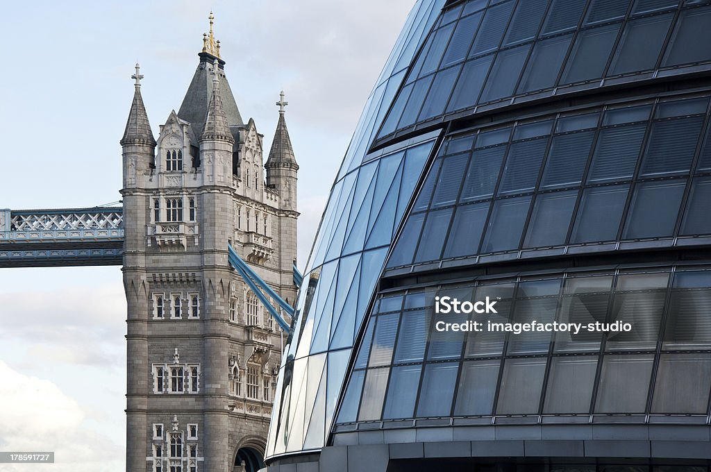 Tower Bridge, Londres - Foto de stock de Antigo royalty-free