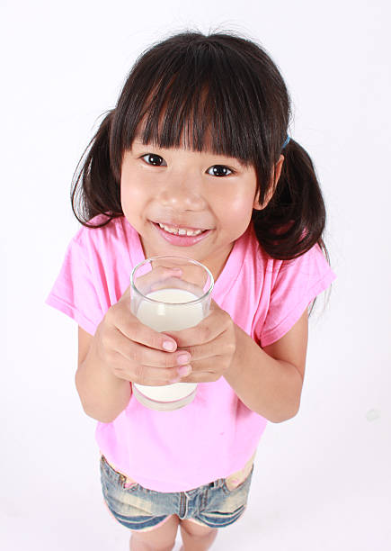tu t'es lait ! - got milk photos et images de collection