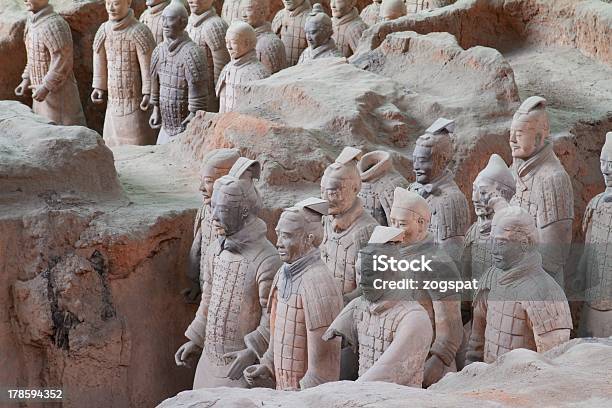 Cerâmica De Terracota Warriors - Fotografias de stock e mais imagens de Arqueologia - Arqueologia, China, Cultura Chinesa