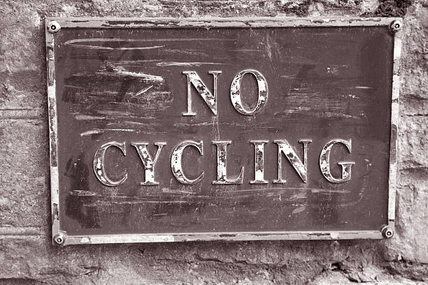 istock Old Vintage No Cycling Sign 178596898