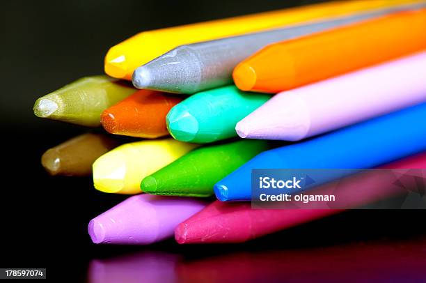 マルチカラーのワックス鉛筆 - オレンジ色のストックフォトや画像を多数ご用意 - オレンジ色, カラフル, クレパス