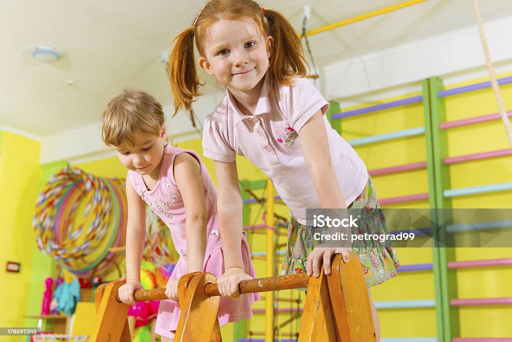 Милый детей в тренажерный зал - Стоковые фото Гимнастика роялти-фри