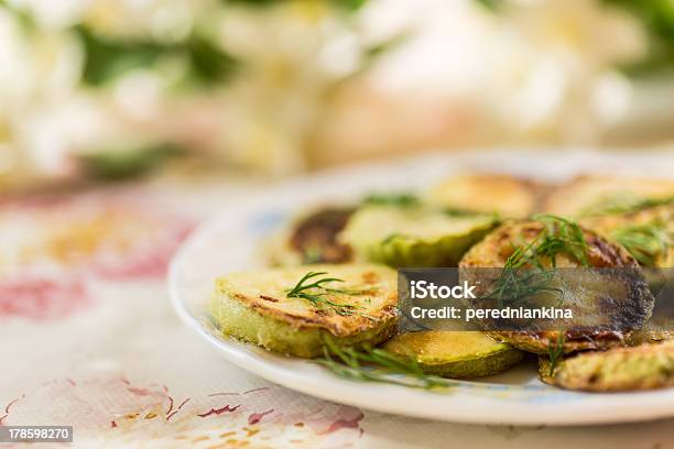 Fritto Zucchine - Fotografie stock e altre immagini di Aglio - Alliacee - Aglio - Alliacee, Aneto, Antipasto