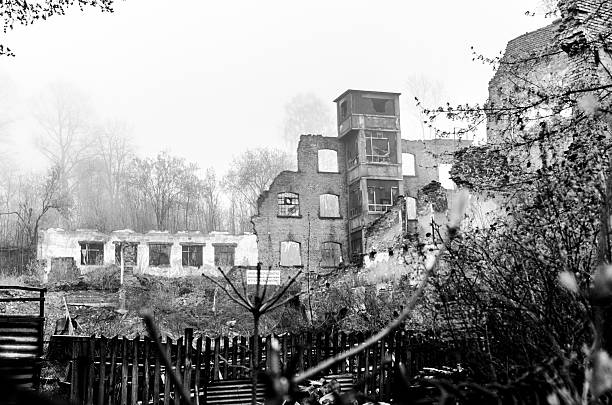 istock Ruined factory building 178602934