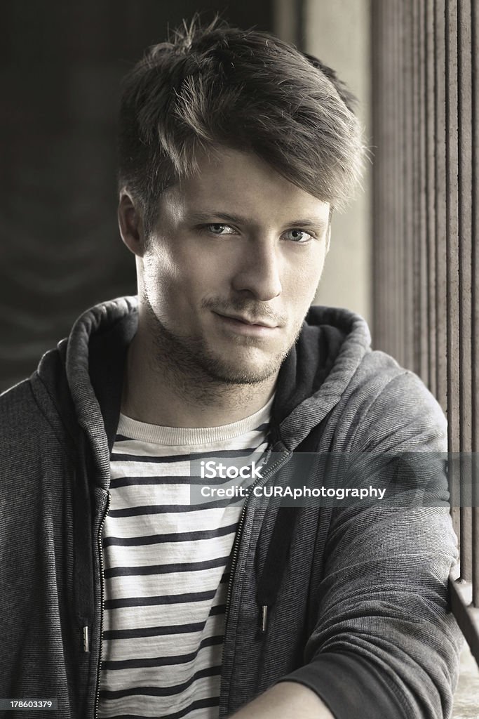 Joven man - Foto de stock de Hombres libre de derechos