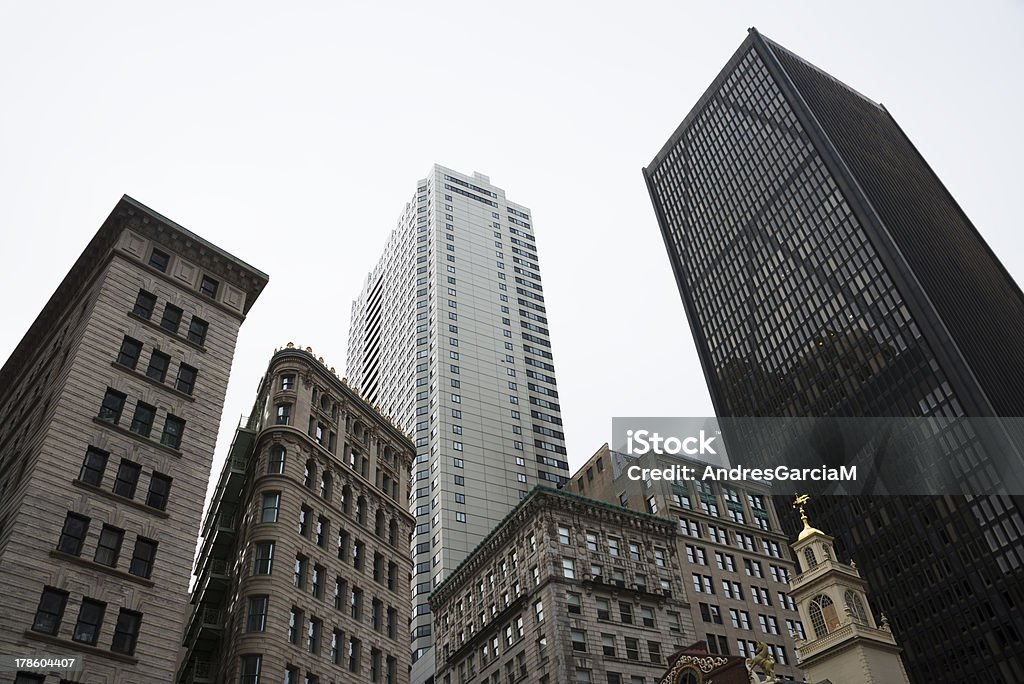 Bürogebäuden und Kirche in der Innenstadt von Boston - Lizenzfrei Alt Stock-Foto