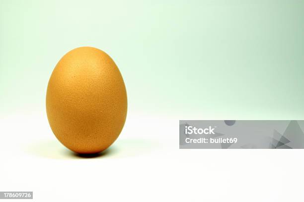 Ovos - Fotografias de stock e mais imagens de Almoço - Almoço, Amarelo, Começo